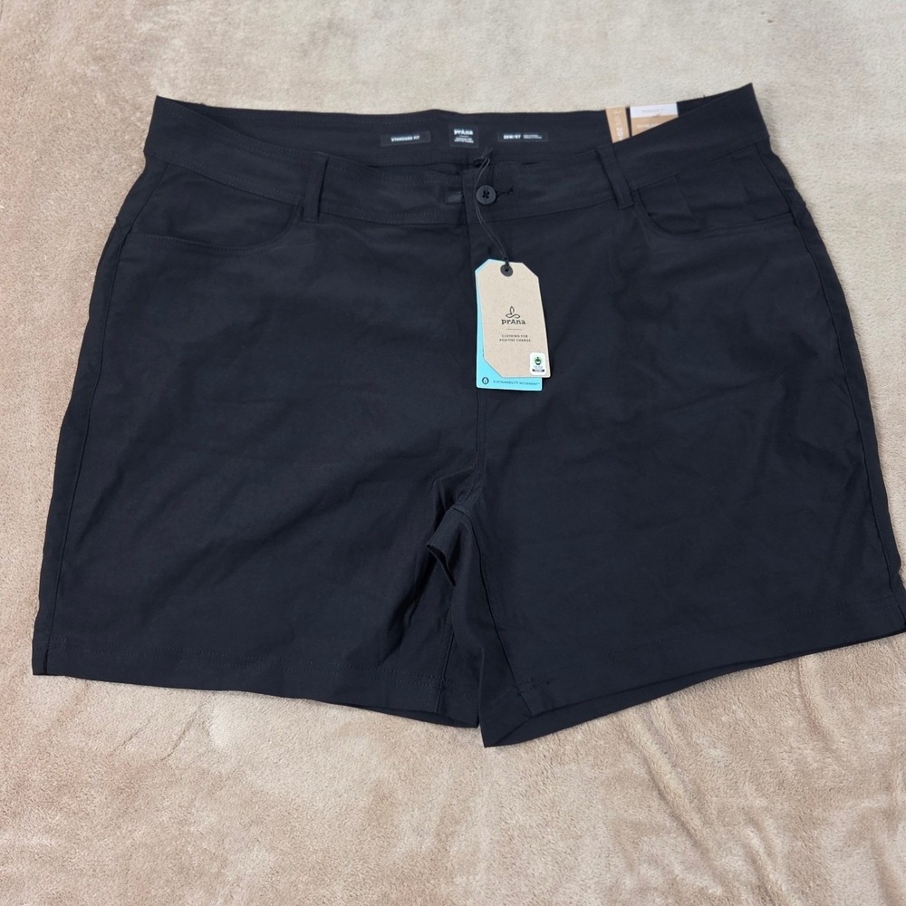 Prana Halle Short ll 7" Women 20W/7 black nylon Hiking shorts New MSRP $65